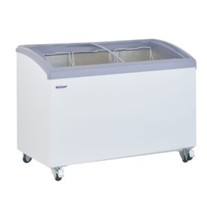 Energy-efficient glass display chest fridge with 500L capacity, baskets and curved sliding doors